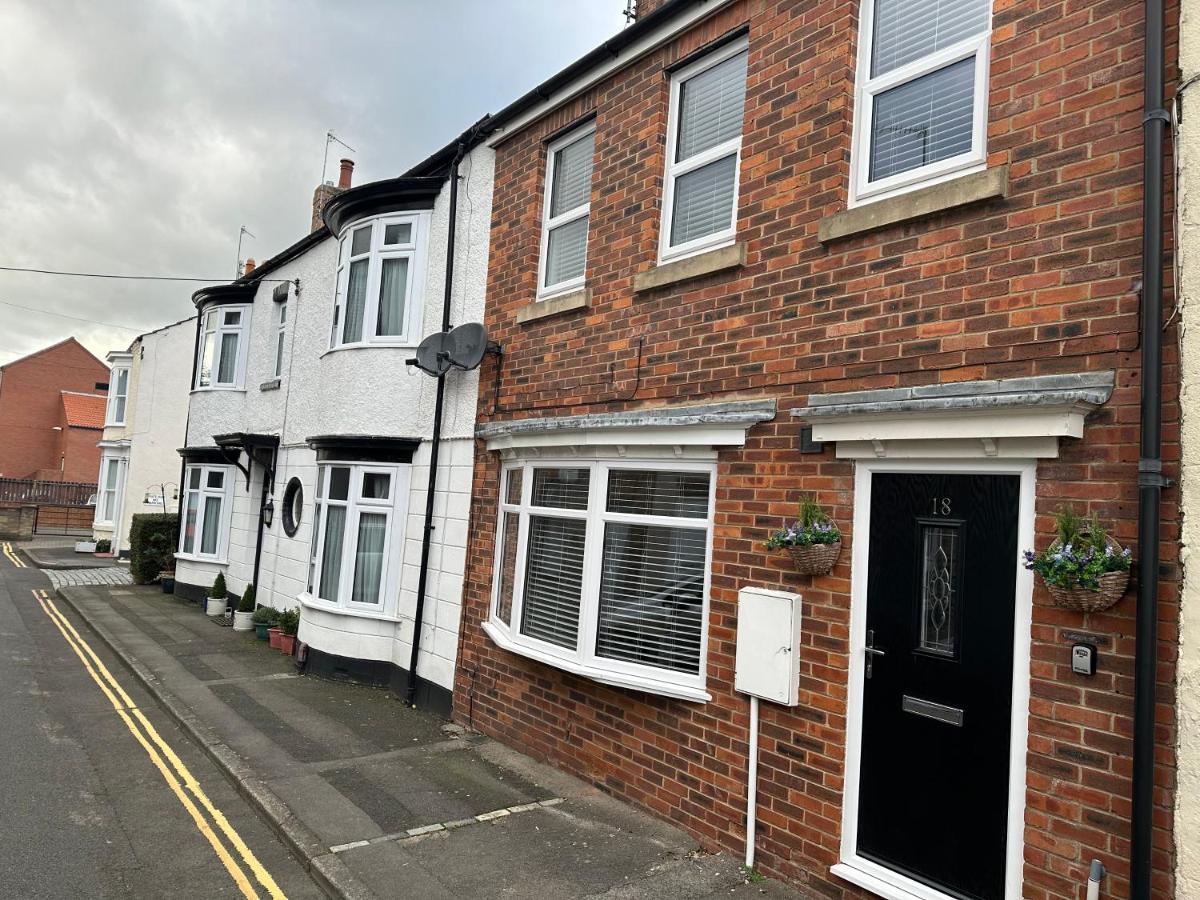 Cosy, 2 Bedroom Cottage In Guisborough Town Centre Εξωτερικό φωτογραφία